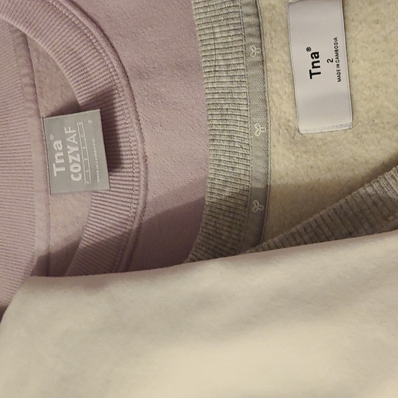 NWOT aritzia TNA cozy fleeze boyfriend crewneck sweatshirt purple 2 - Picture 7 of 11